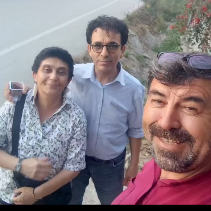Güler Duman, Oğuz Aksaç... İki güzel insan, dost ve ozan... — Makrokozmos EBA