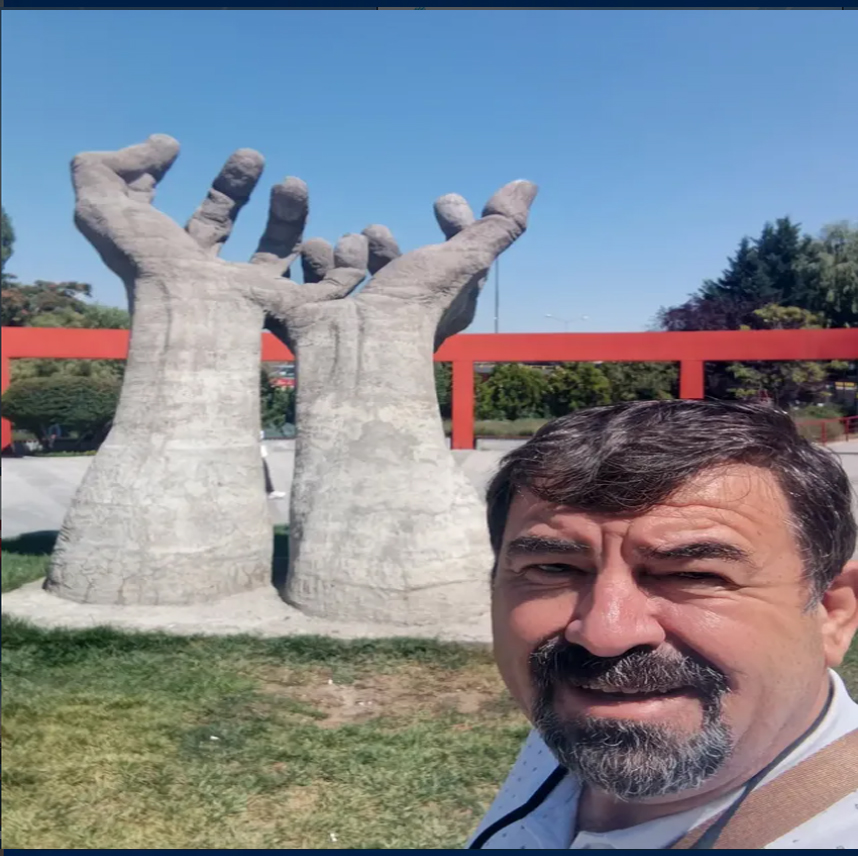 Ben her zaman ya bir yol bulurum ya da yolun kendisi olurum. Yol yoksa açtım, kapılar kapandıysa başka bir giriş buldum; ama hiçbir zaman kapı kulu olmadım. — Makrokozmos EBA